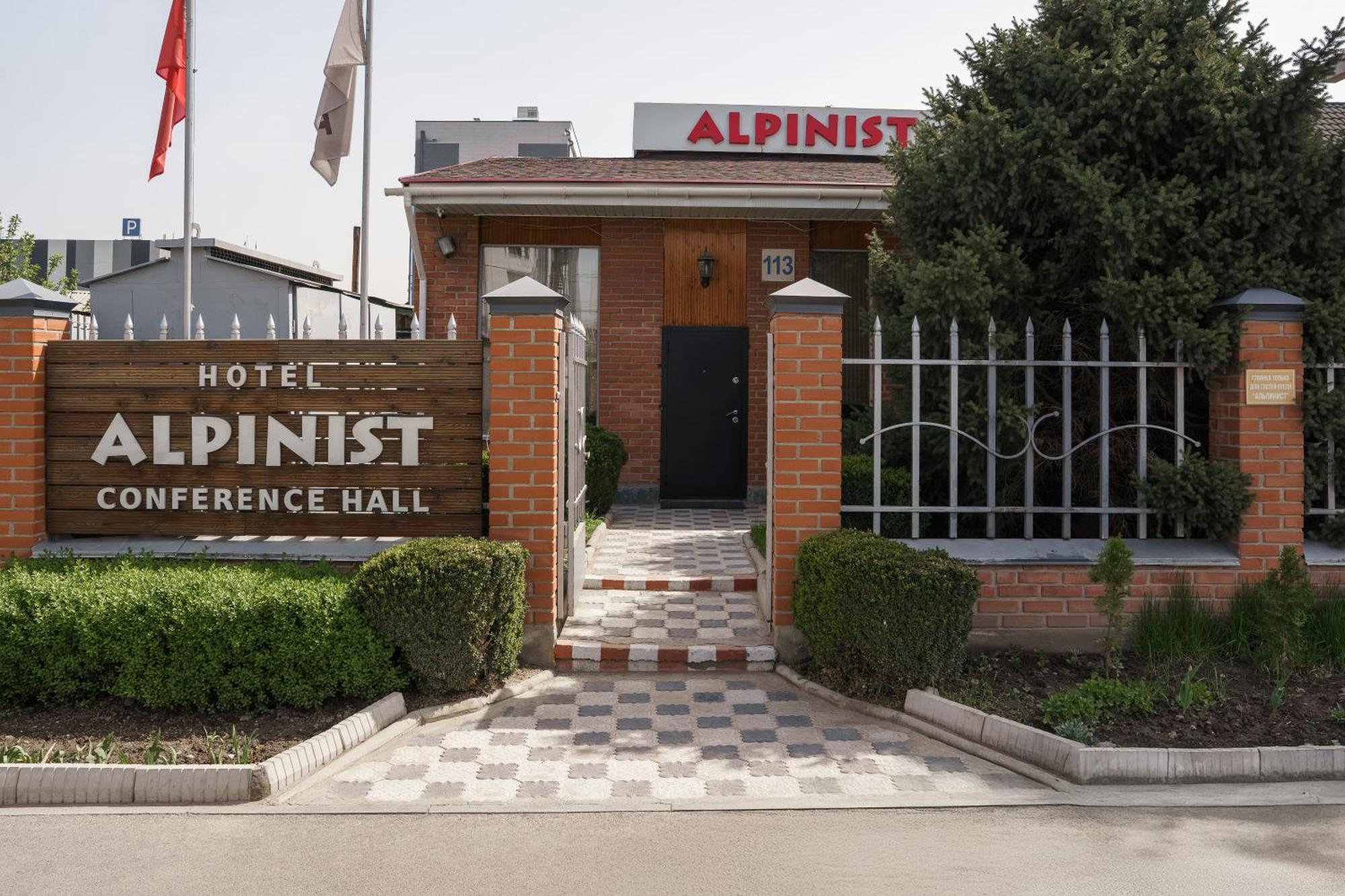 Alpinist Hotel Bishkek Esterno foto